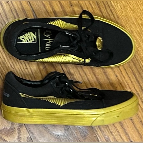 EUC Vans x Harry Potter Golden Snitch Sneaker, Black - Picture 3 of 7